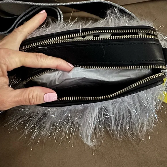 Marc Jacobs Silver Fur Crossbody Bag - Picture 4 of 6